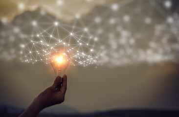 求大神解析一道考研政治题！